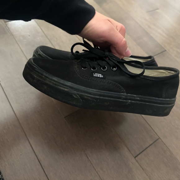 Black vans - Picture 1 of 4